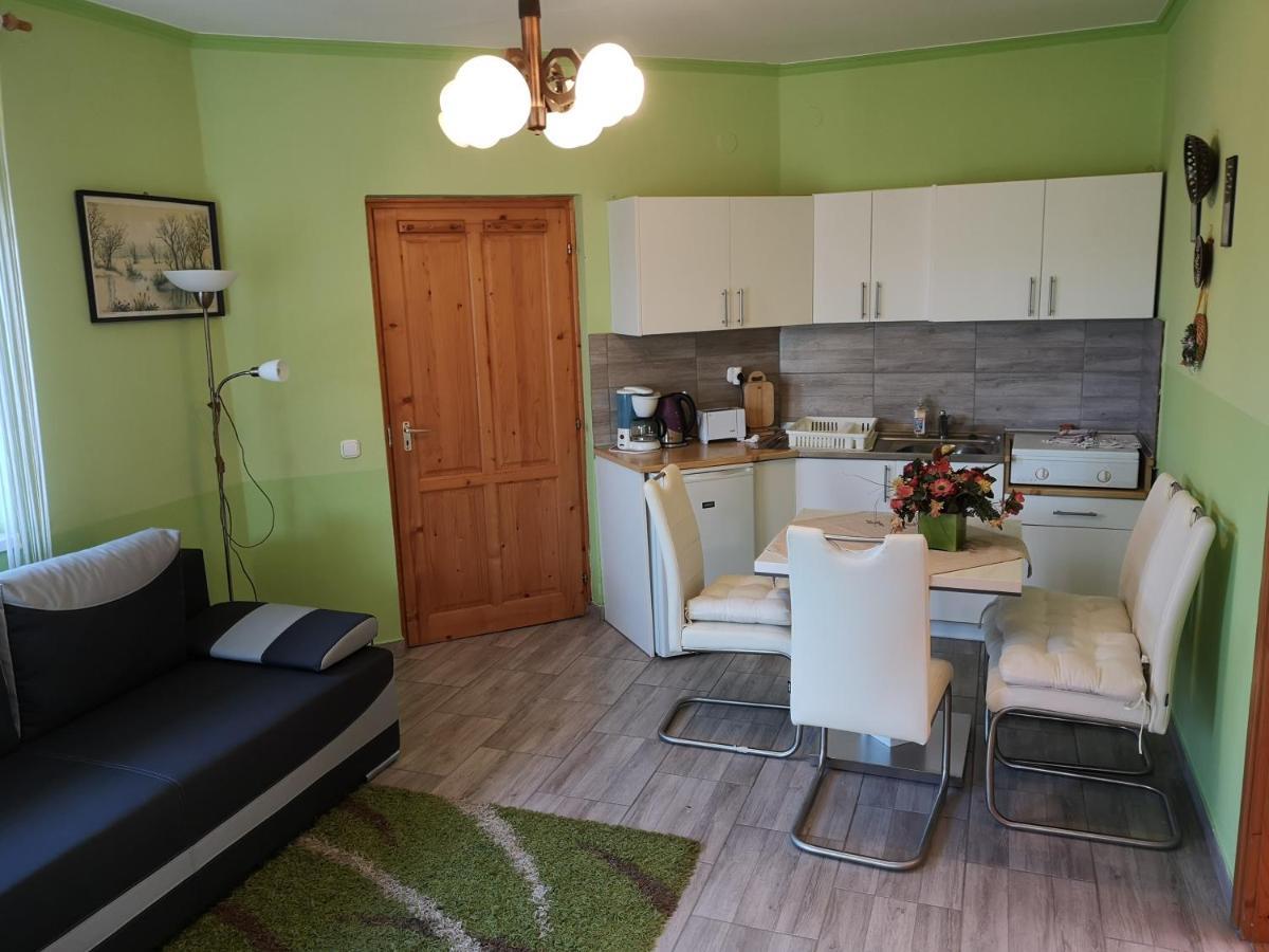 Fortuna Apartman Бік Екстер'єр фото