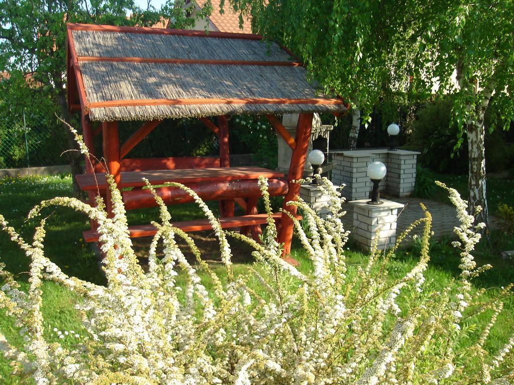 Fortuna Apartman Бік Екстер'єр фото